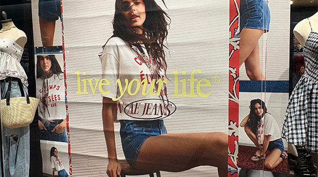 ae jeans live your life large format printed banner